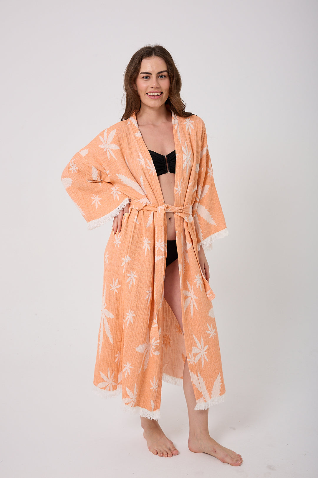 Kimono con hojas en color coral
