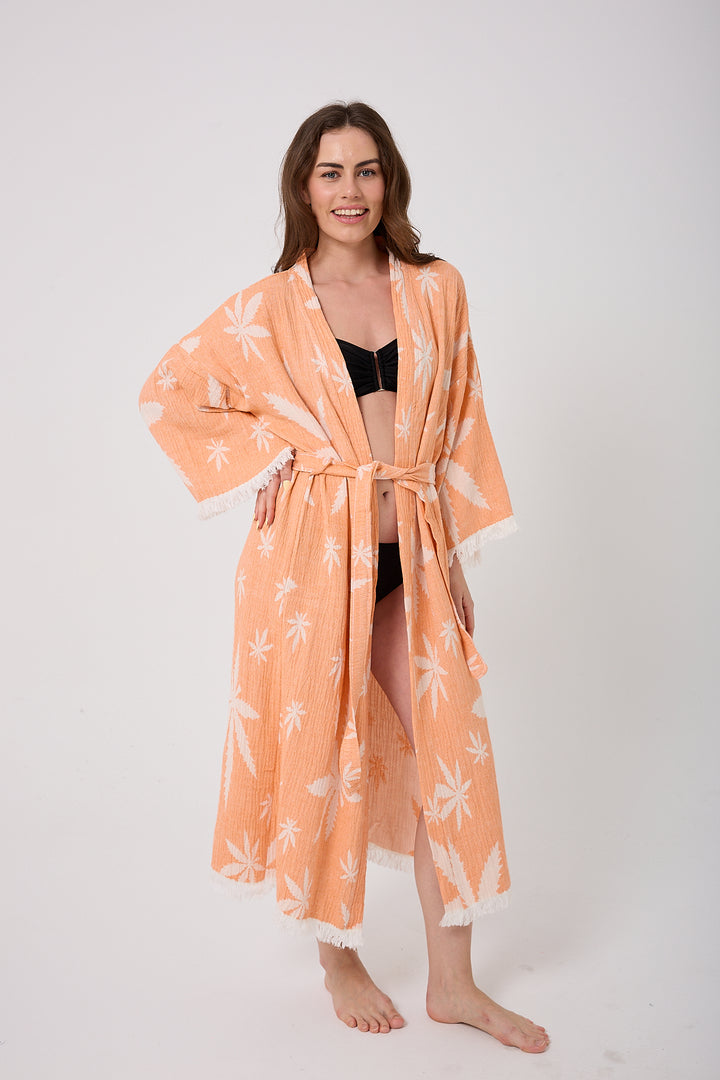 Kimono con hojas en color coral