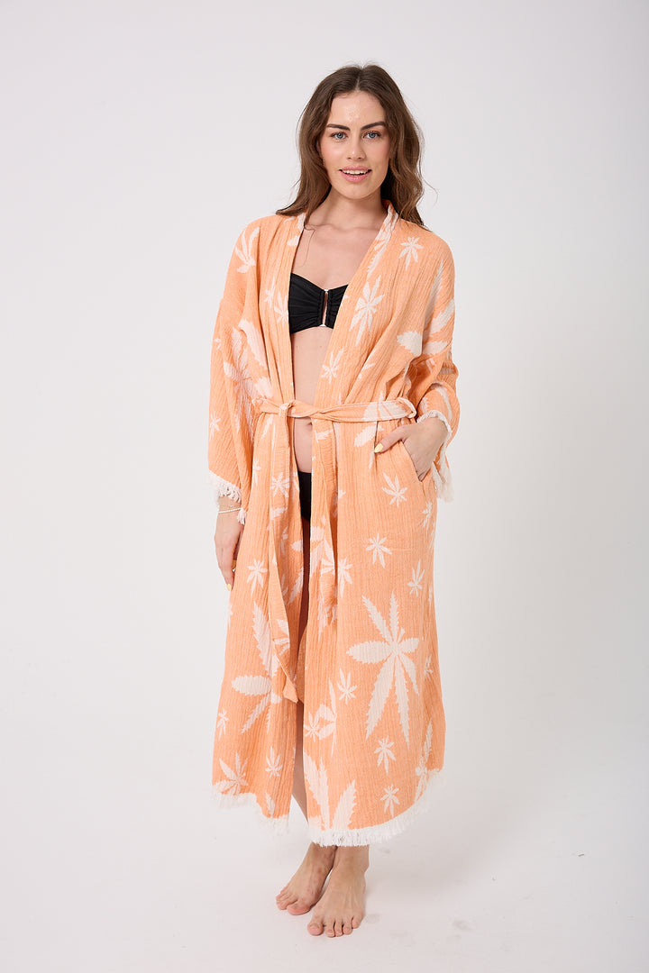 Kimono con hojas en color coral