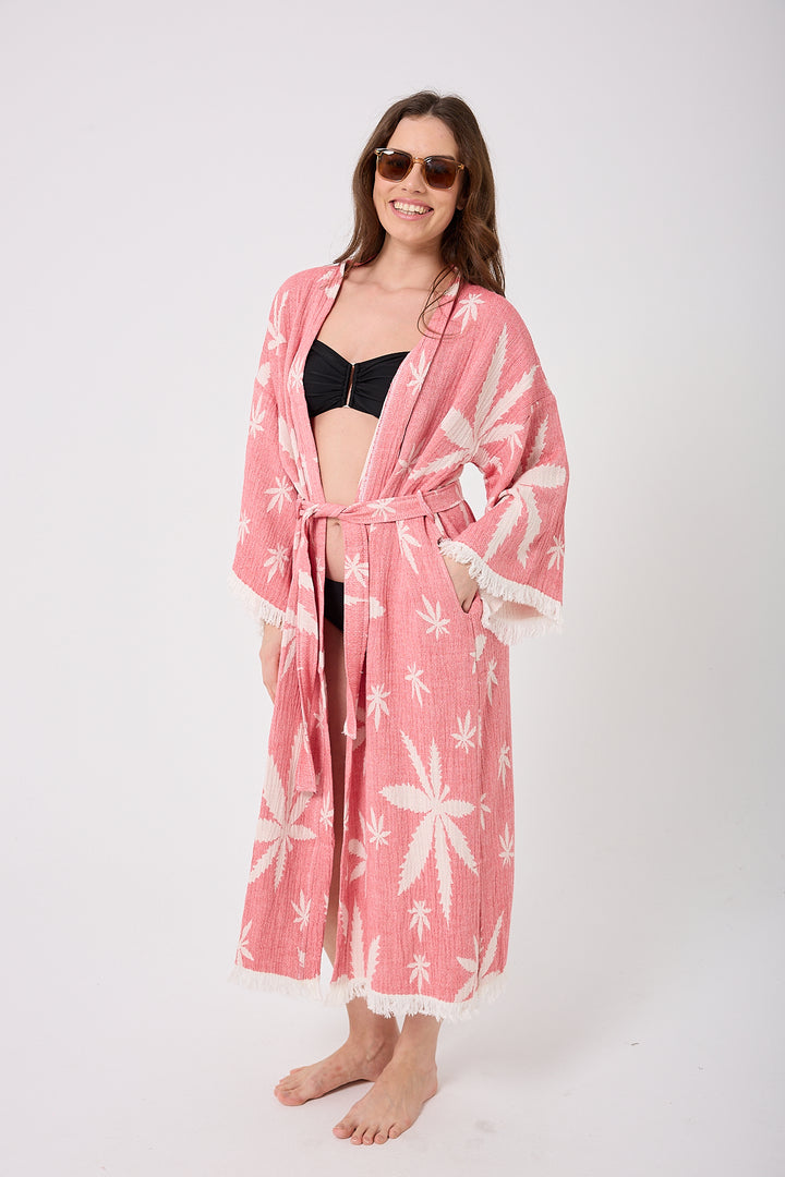 Kimono con hojas en color rosa