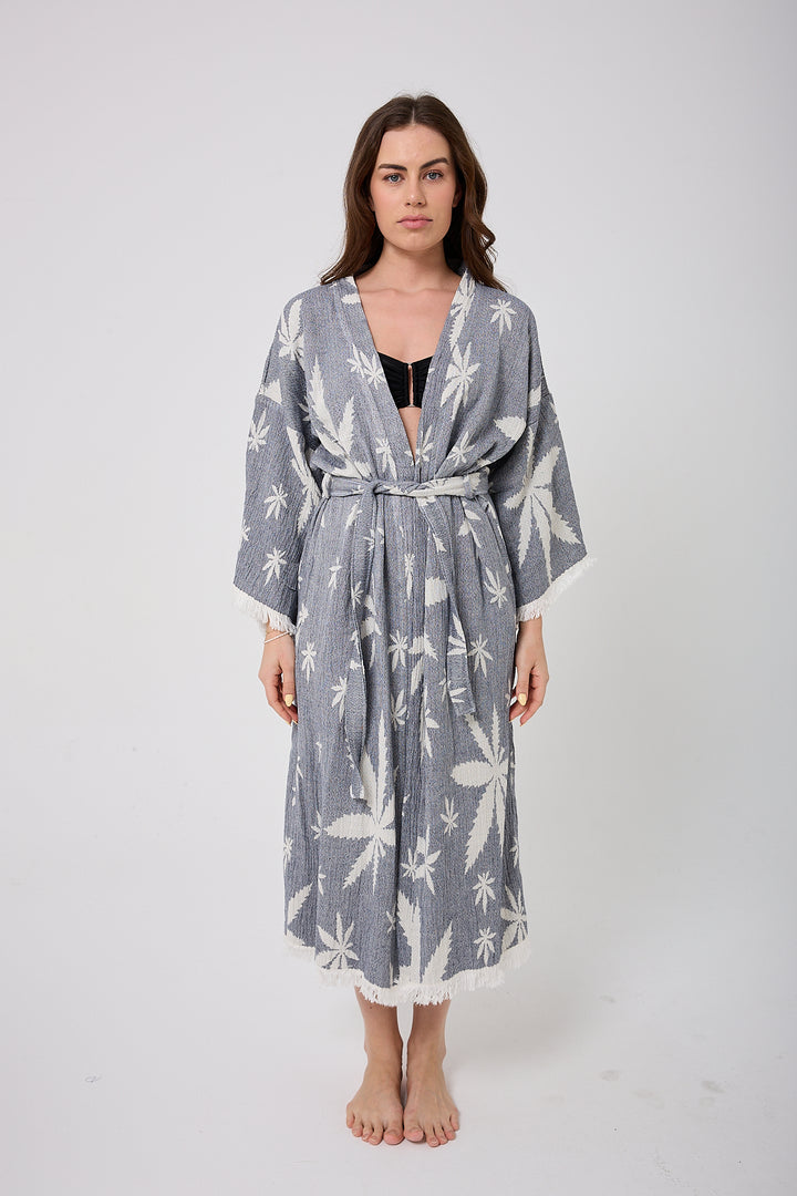 Kimono con hojas en azul marino