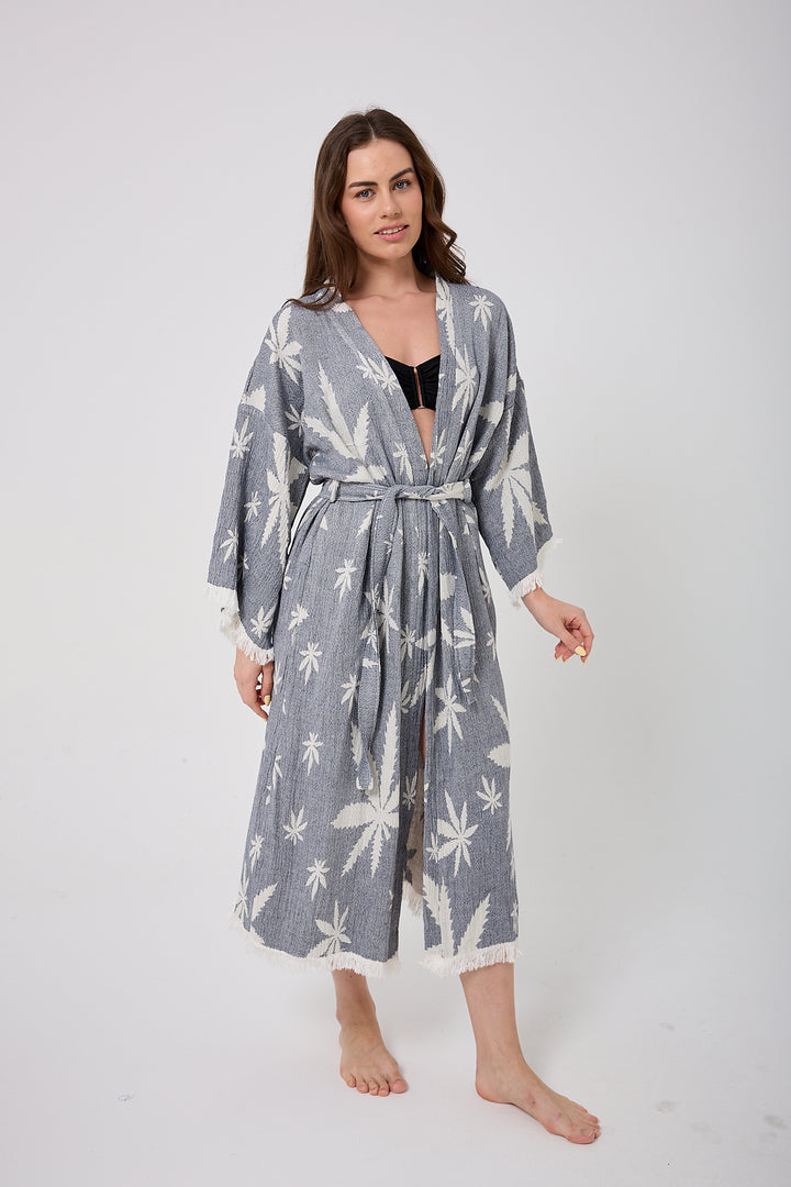 Kimono con hojas en azul marino