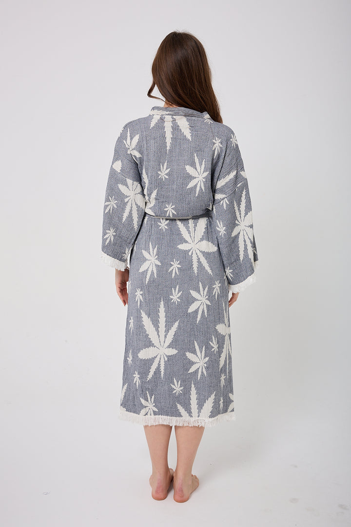 Kimono con hojas en azul marino