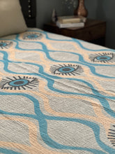 Load image into Gallery viewer, Eye Crinkled Muslin Bed Blanket King/Queen
