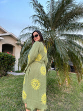 Load image into Gallery viewer, Sun Kimono Robe, Lounge Wear, Dressing Gown, Duster Robe with Pockets
