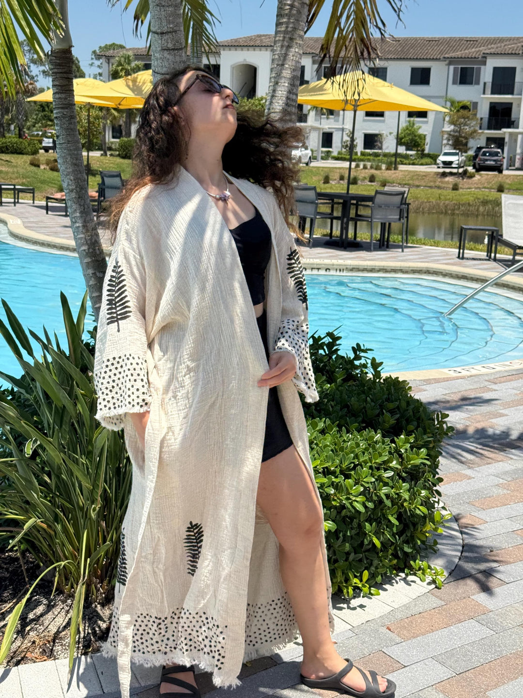 Kimono de muselina bohemio con hojas – Ligero