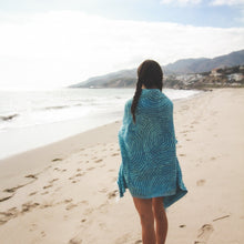 Load image into Gallery viewer, circle fest turquoise turkish towel
