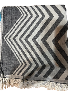 Zigzag Jacquard Towel